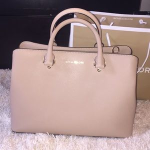 LG Savanna Handbag in Oyster